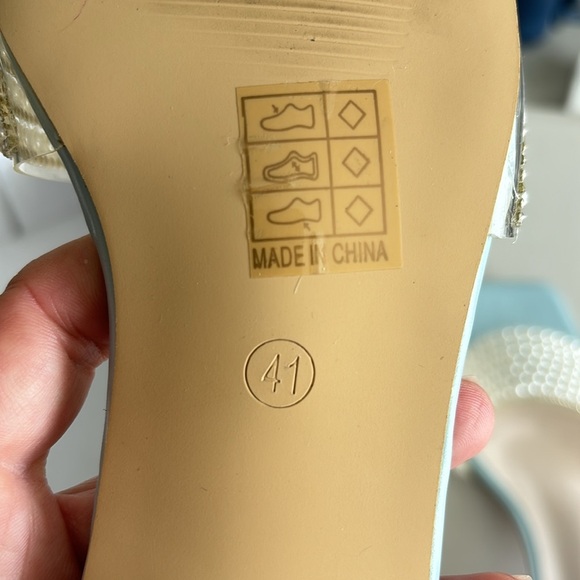 Light blue mule shoes with pearls designs size 41 new, never worn - Picture 6 of 6